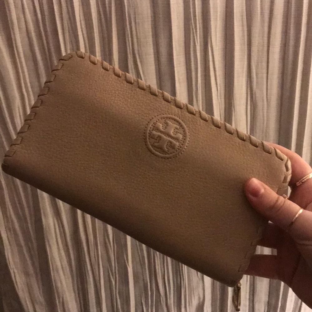 Tory Burch Tan Whipstitch Continental Wallet